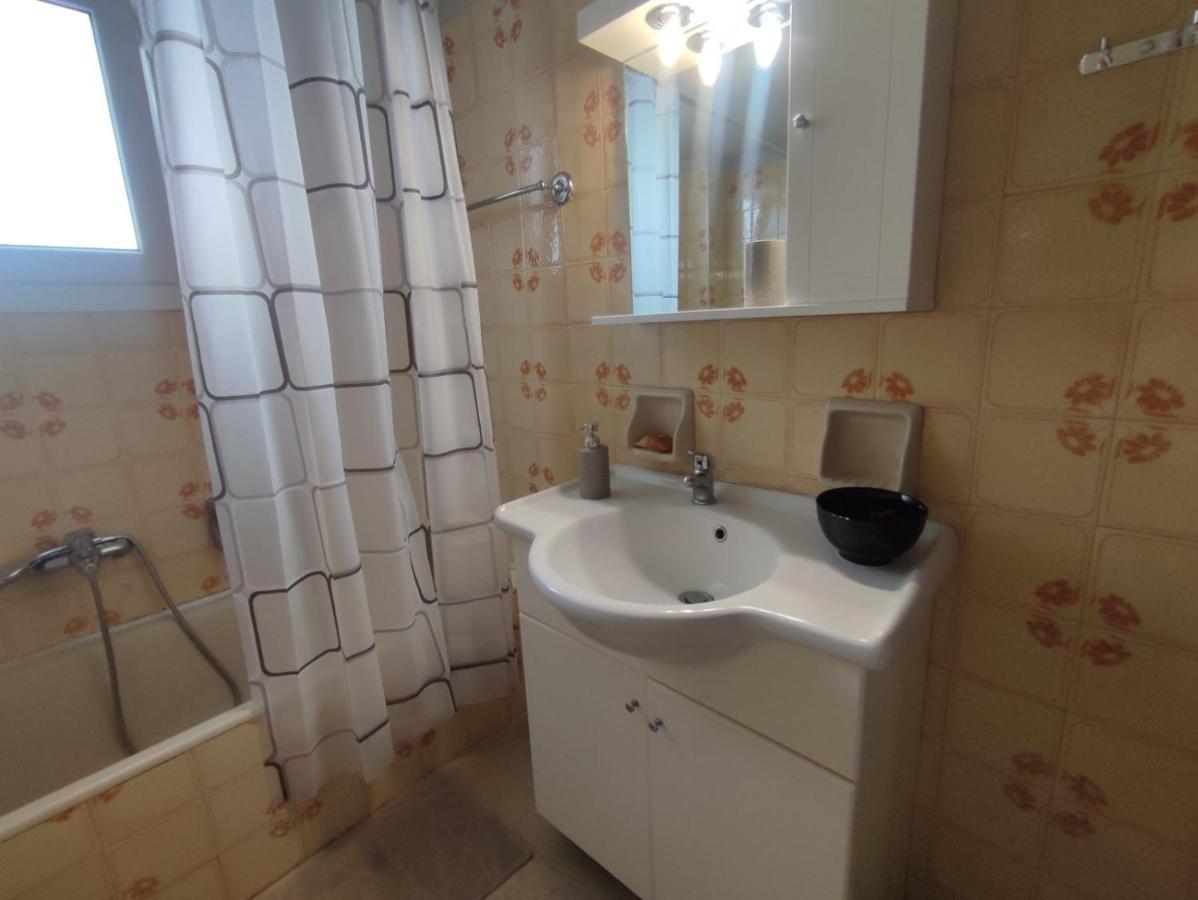 2 Br110 Sqm Free Parking Full Clima Leilighet Pátra Eksteriør bilde